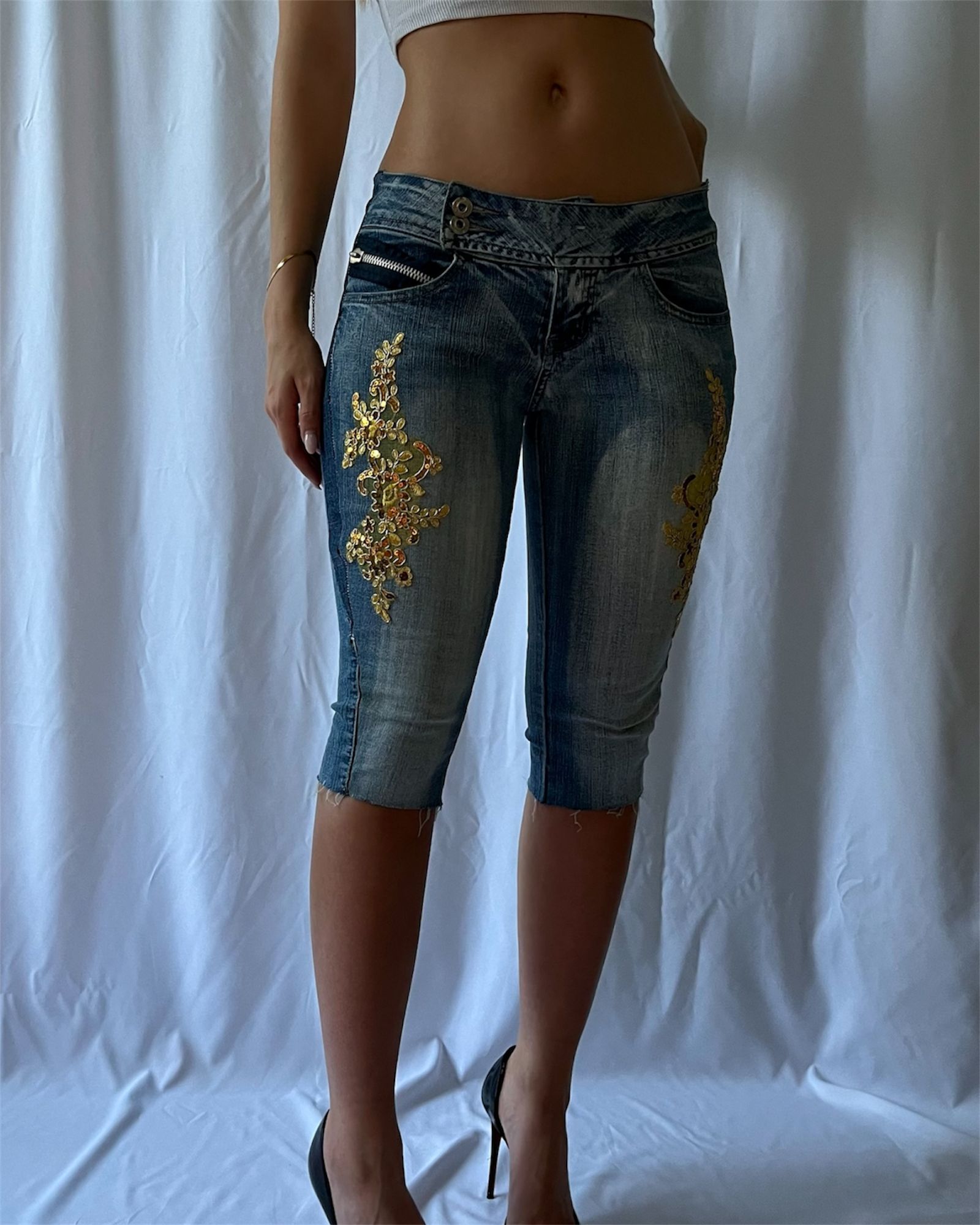 GOLDEN AURA CAPRI JEAN W28 L21 ONE OF ONE