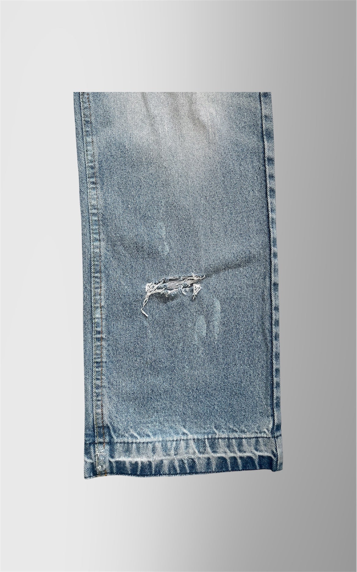 PAINTER LOW RISE JEAN W30 L38 ONE OF ONE