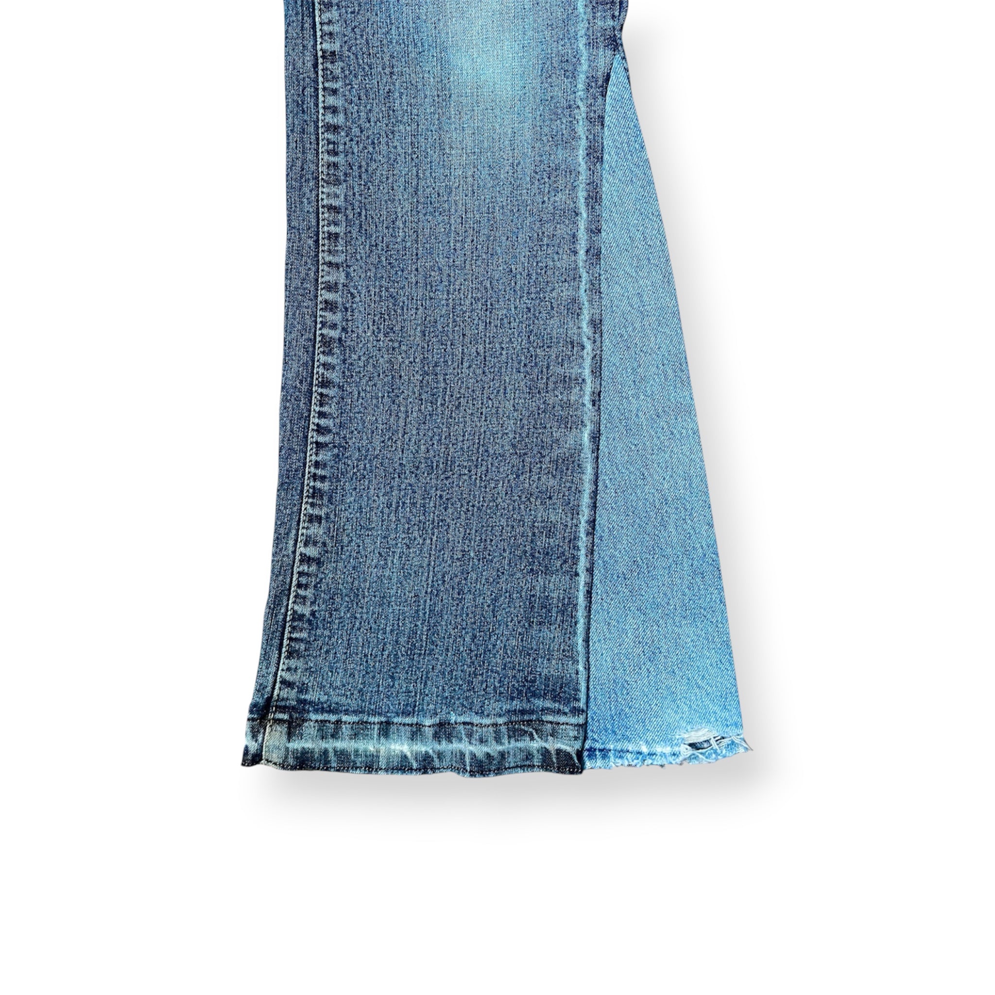 LOW WAISTED CONTRAST FLARE JEAN W28 L40 ONE OF ONE