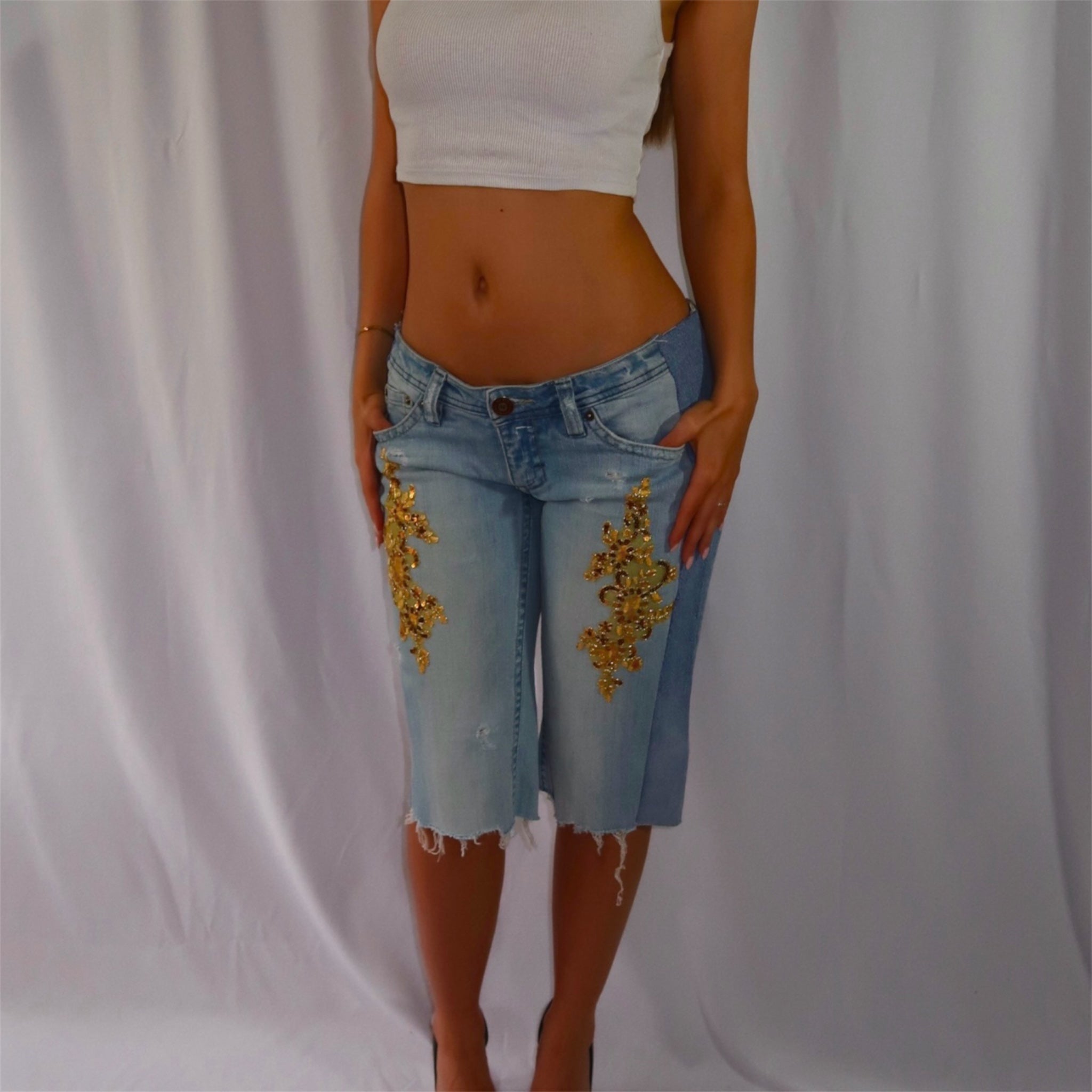 GOLDEN AURA LOW WAISTED JORT JEAN W32 L21 ONE OF ONE