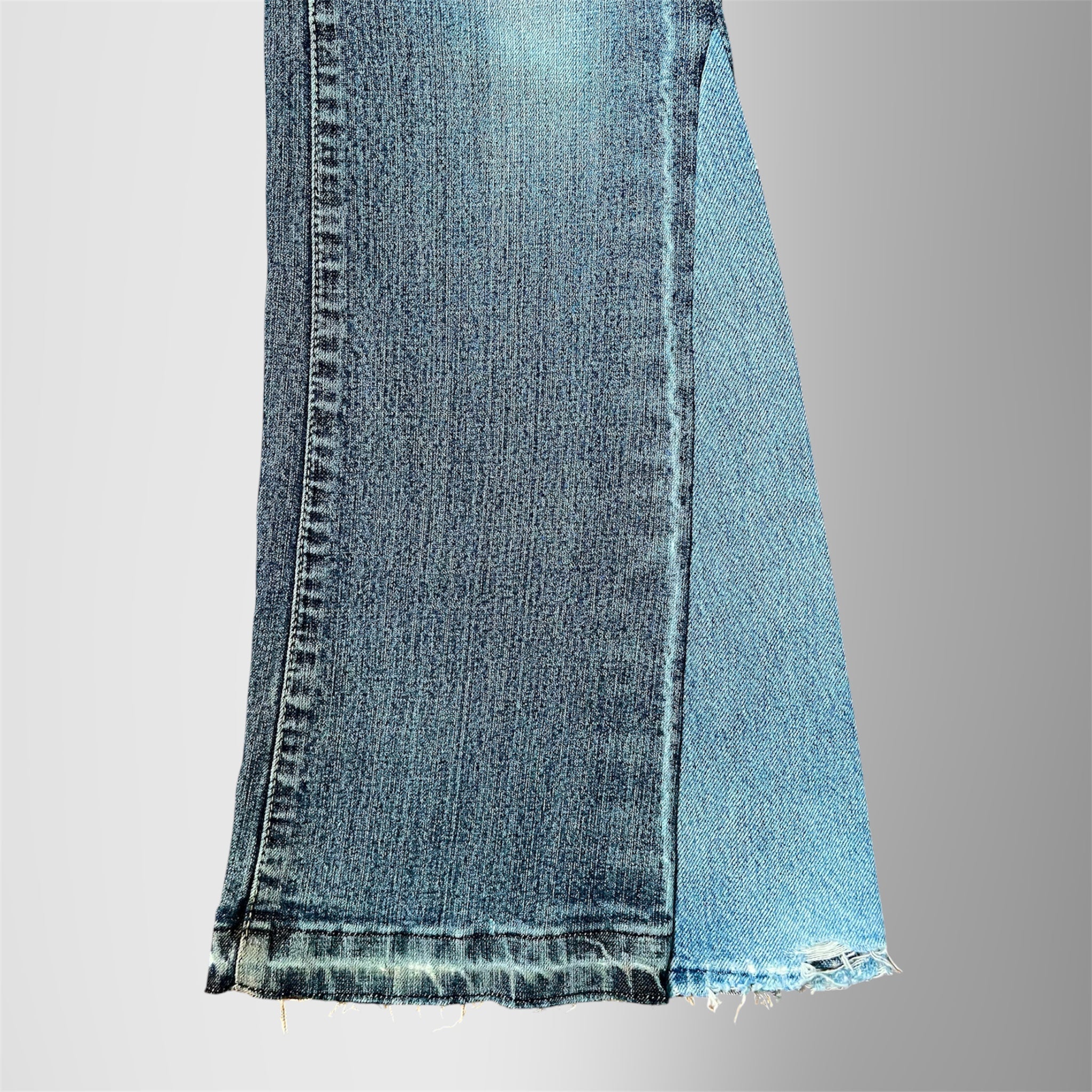 LOW WAISTED CONTRAST FLARE JEAN W28 L40 ONE OF ONE