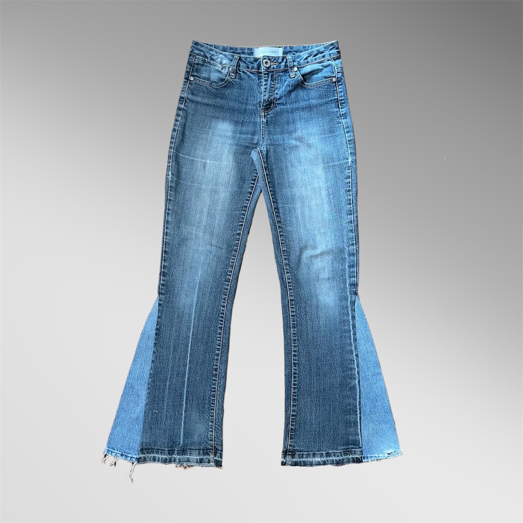 LOW WAISTED CONTRAST FLARE JEAN W28 L40 ONE OF ONE