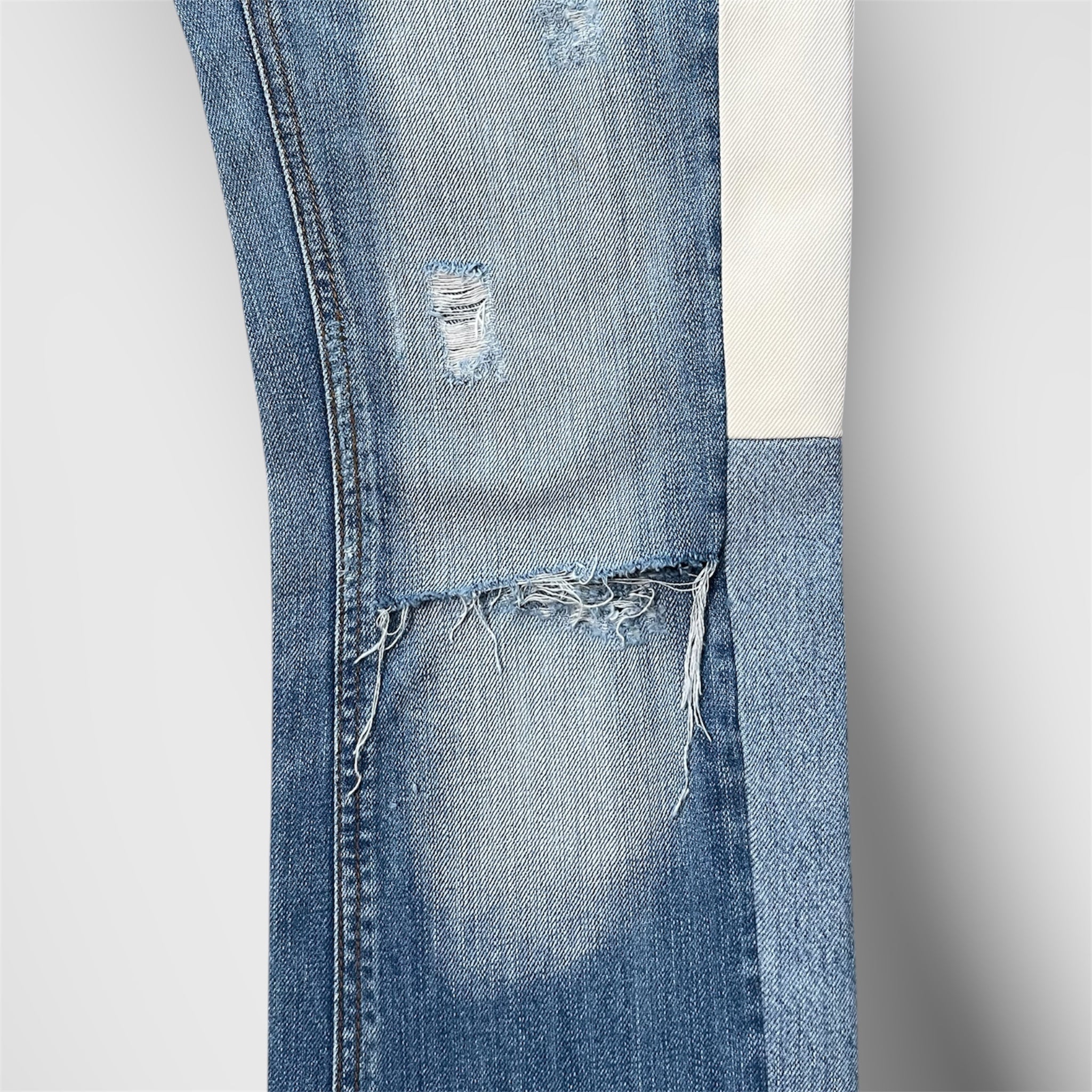 LOW WAISTED CONTRAST JEAN W32 L36 ONE OF ONE