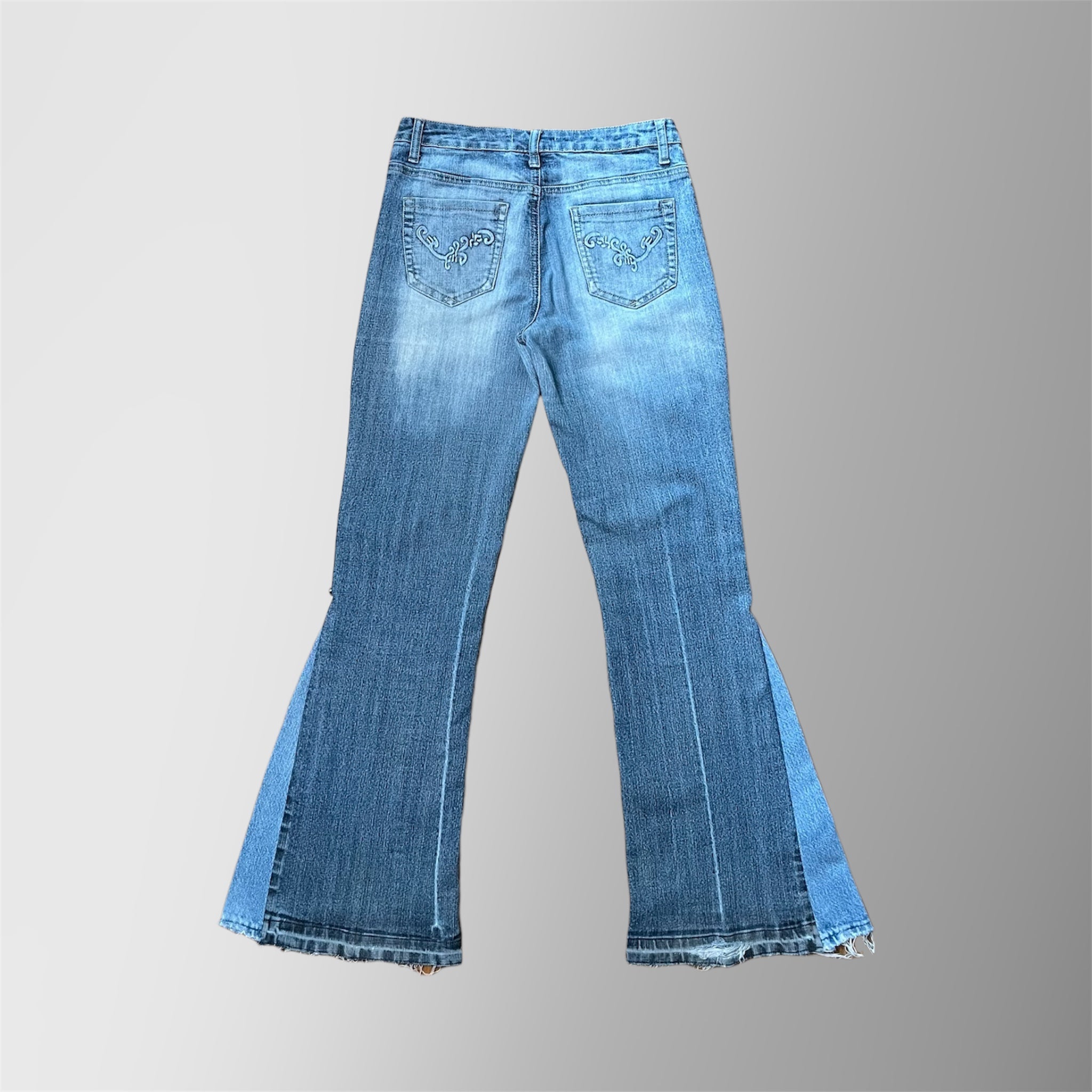 LOW WAISTED CONTRAST FLARE JEAN W28 L40 ONE OF ONE
